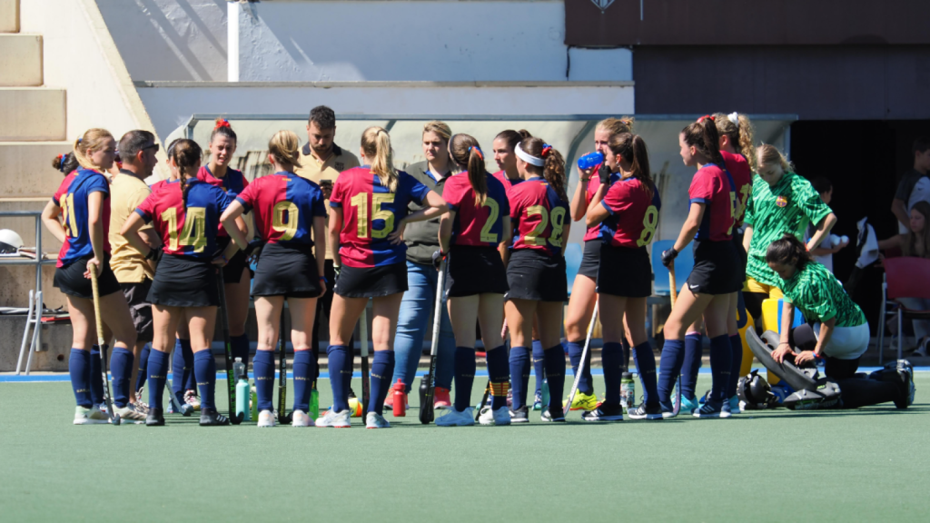 El Barça de hockey hierba femenino, durante un partido de Liga Iberdrola