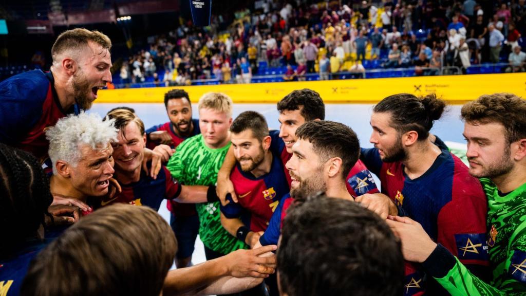 La alegría del Barça de balonmano, dirigido por Carlos Ortega, tras ganar un partido