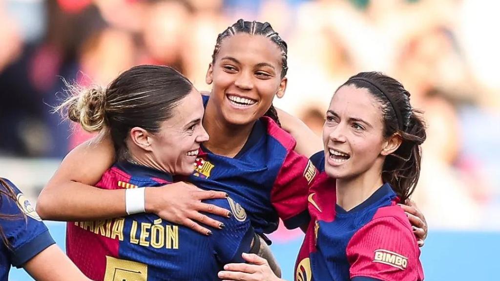 Kika, Mapi, Vicky y Aitana, durante la victoria del Barça Femenino contra el Madrid