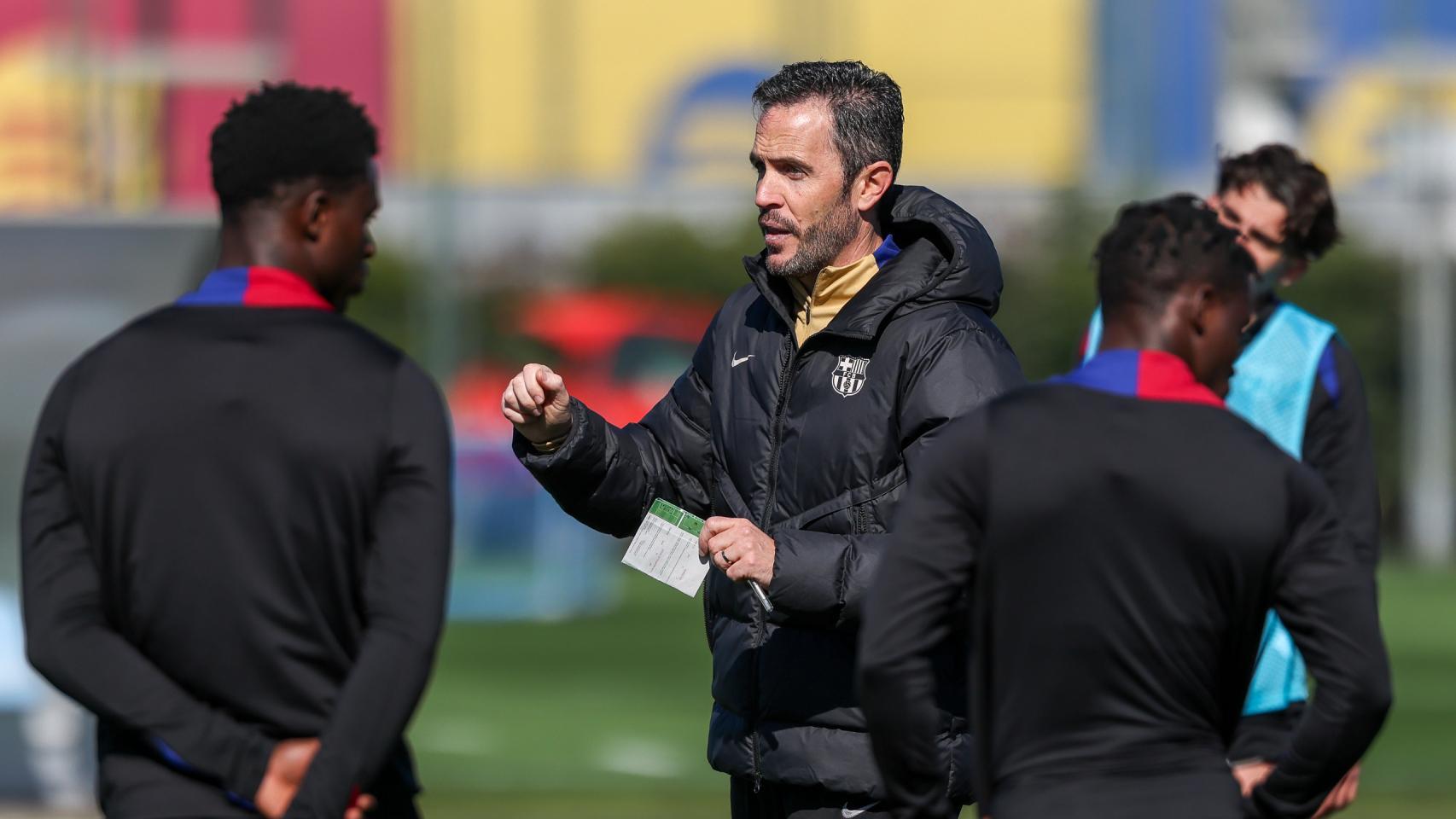 Sergi Milà dirige su primer entrenamiento como entrenador del Barça B