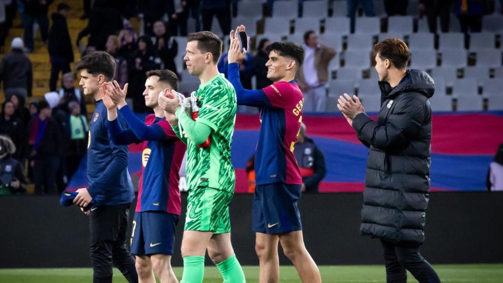 Los jugadores del Barça de Flick agradecen el apoyo de la afición en Montjuïc