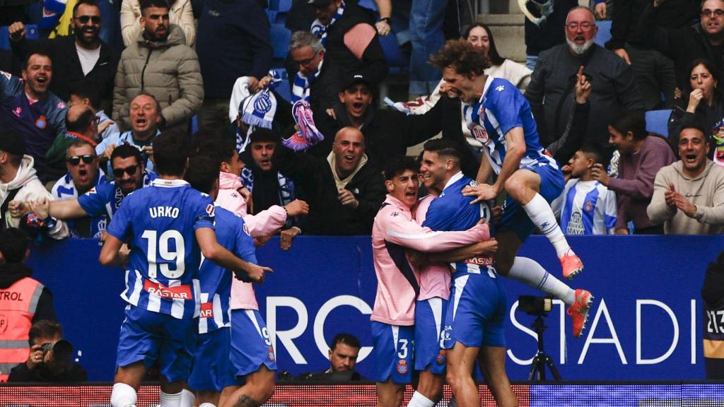 La euforia del Espanyol al anotar un gol contra el Athletic Club