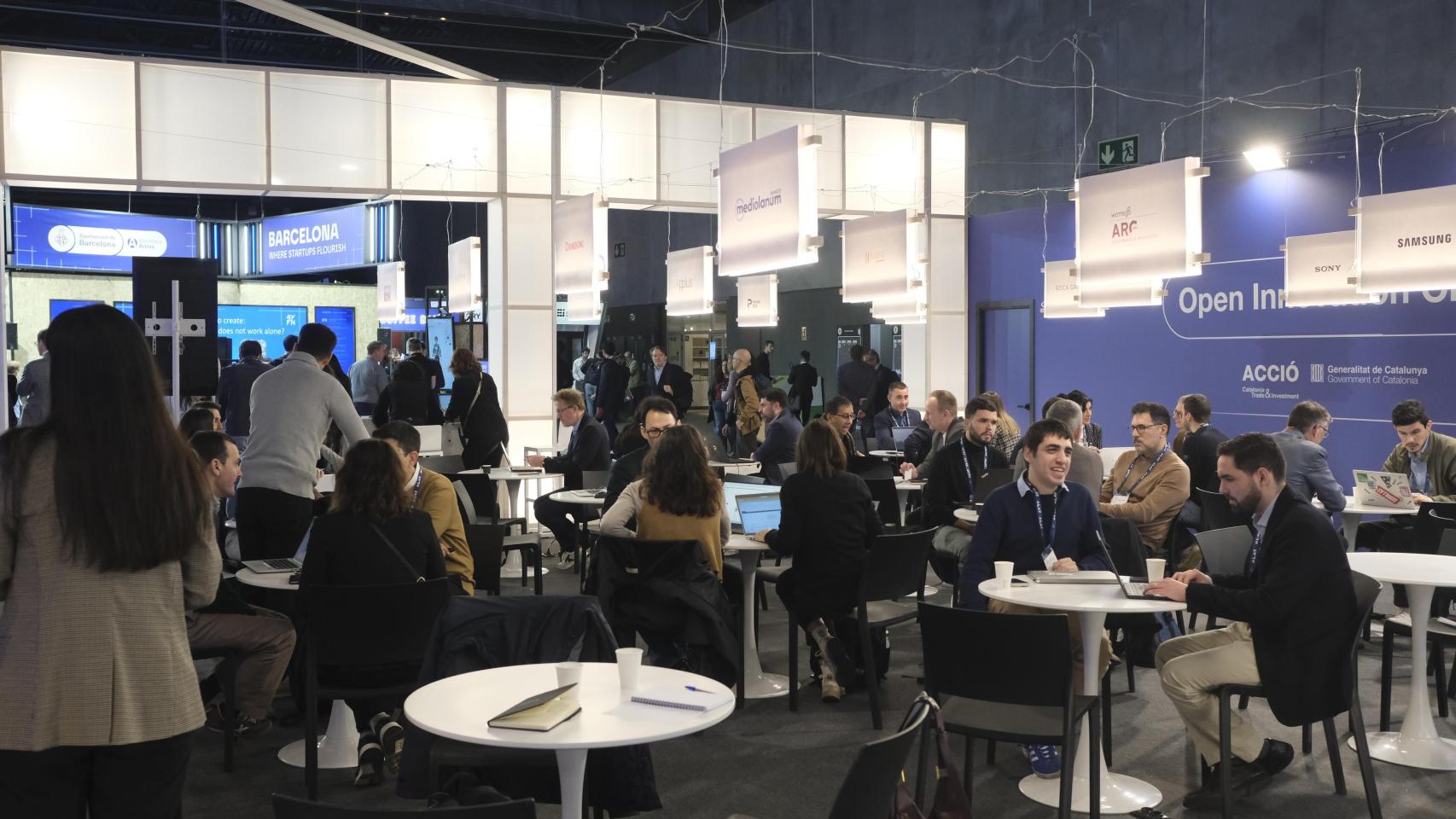 Asistentes al MWC Barcelona 2025