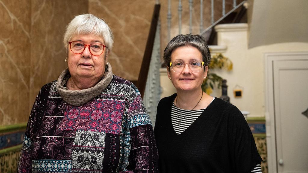 Núria Gómez Monfort (der) junto a su madre Teresa Monfort Navarro