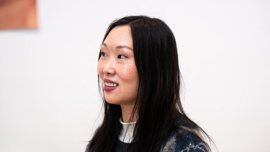 Lilin Yang, CEO de MiiN Cosmetics, durant la entrevista amb Metròpoli