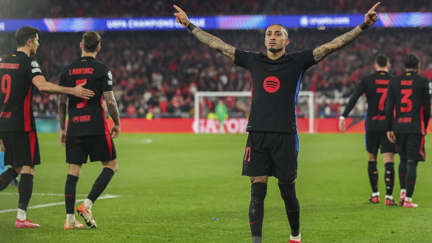 Raphinha celebra su gol al Benfica