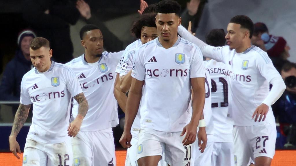 Los jugadores del Aston Villa celebran un gol en el triunfo contra el Brujas