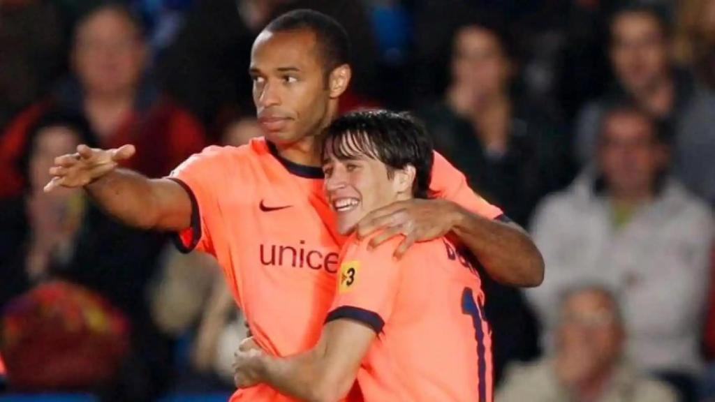 Henry y Bojan celebran un gol con el Barça