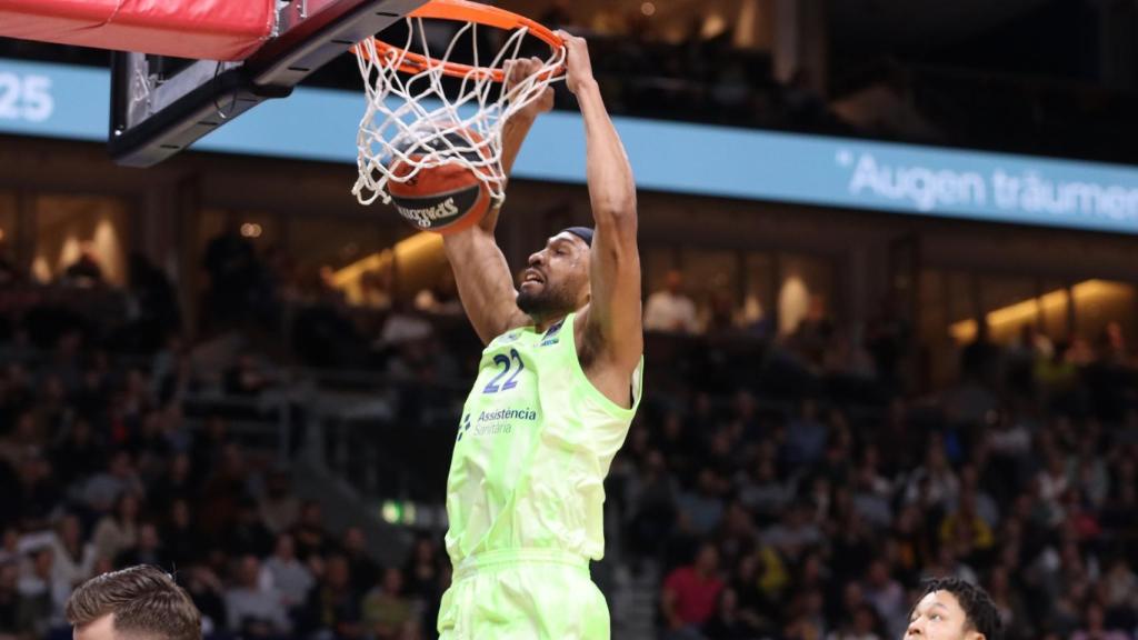 La espectacular canasta de Jabari Parker en el partido contra el Alba Berlín