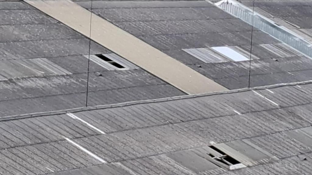 Tec de uràlita de la corporació Everest