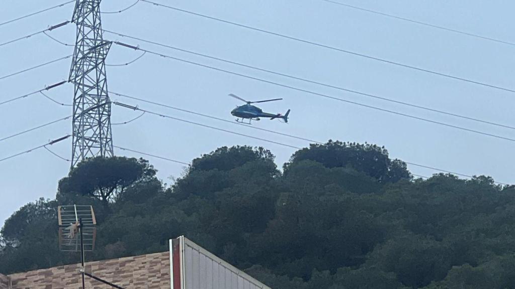 Helicóptero de los Mossos en Torre Baró
