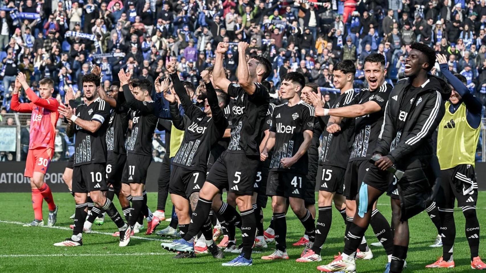 El Como celebra una victoria en la Serie A