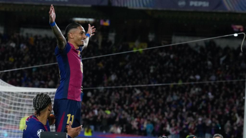 Celebra Raphinha su segundo gol al Benfica