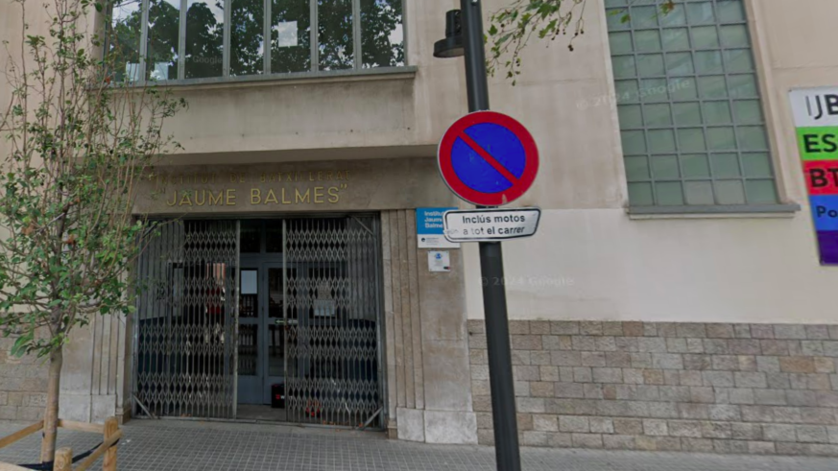 Fachada del Instituto Jaume Balmes en el Eixample