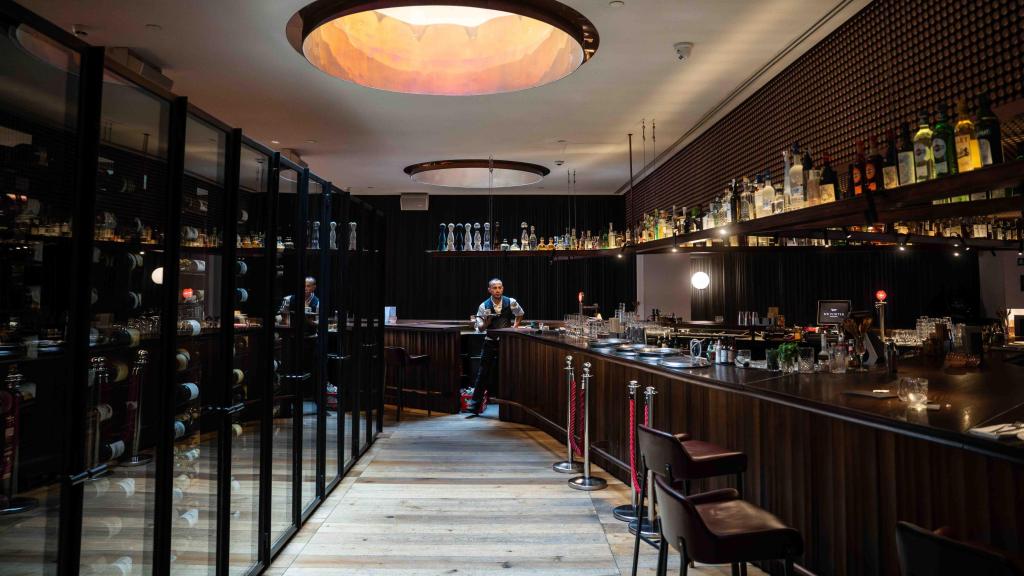 Zona de cocteleria del restaurant Mr. Porter, situat a l'Hotel Sir Victor