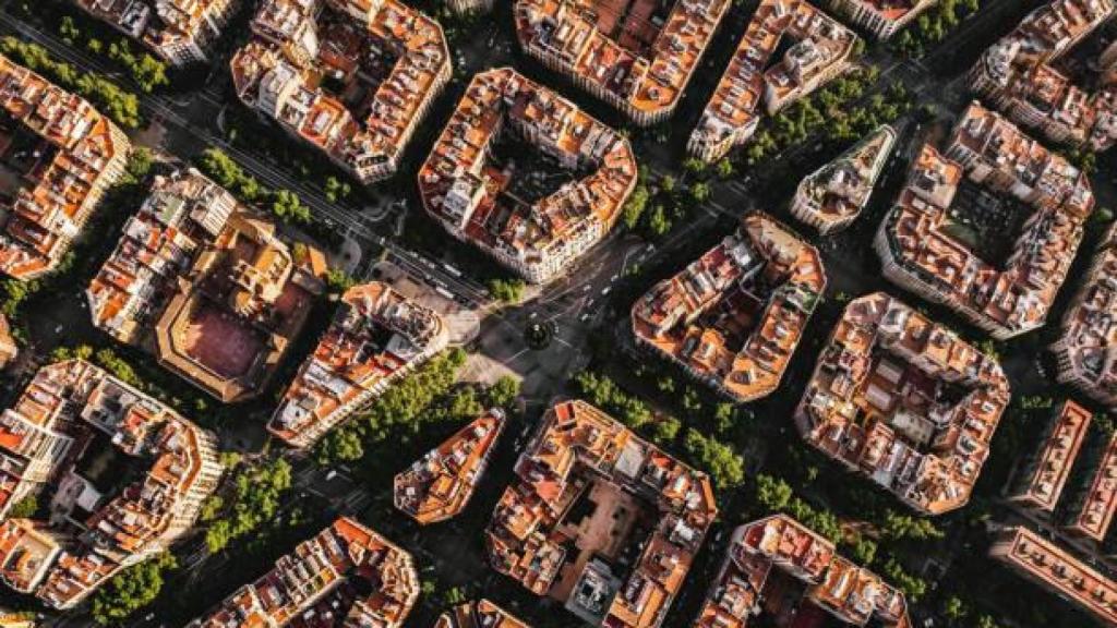Imagen aérea de una calle de Barcelona