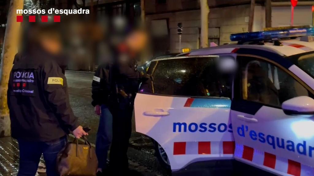 Detienen a dos trabajadores sexuales que drogaban y robaban a sus clientes