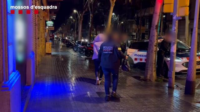 Los mossos detienen en el Eixample a dos trabajadoras sexuales que drogaban a sus clientes para después robarles