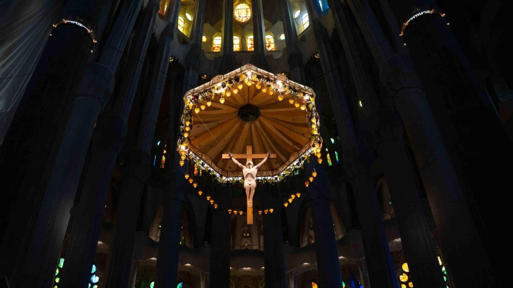 Basílica de la Sagrada Família en su interior