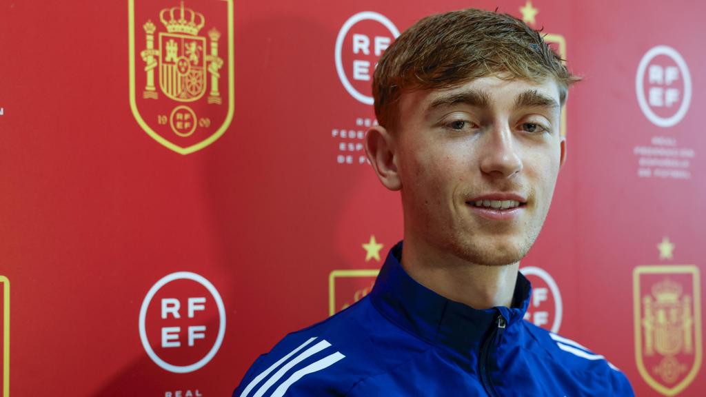 Dean Huijsen, en su primera concentración con la selección española