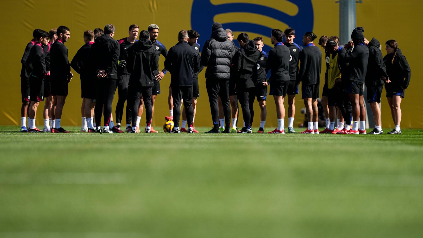 Los jugadores del Barça, en una sesión de entrenamiento antes del partido contra el Atlético de Madrid