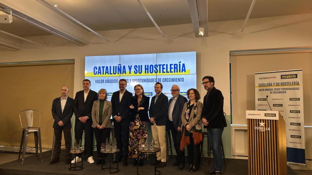 Representants de la hostaleria de Barcelona en una taula rodona a la Antiga Fàbrica Damm