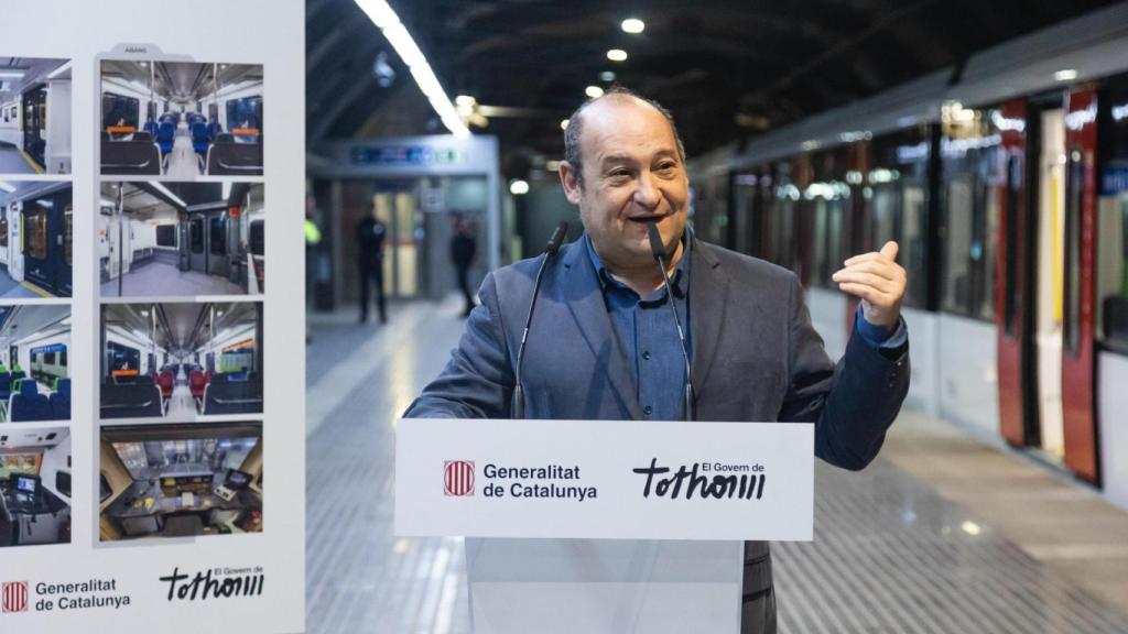 El president de FGC, Carles Ruiz, durant la presentació del primer tren renovat de la sèrie 112