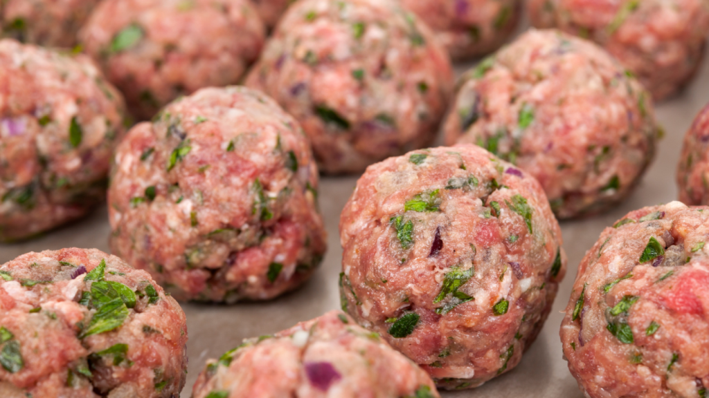 Elaborando albóndigas