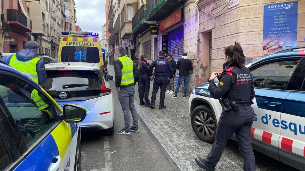 Control policial en un bar de L'Hospitalet