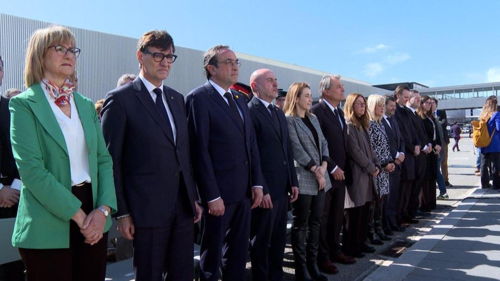 Figuras políticas y familiares de las víctimas de Germanwings recuerdan los 10 años del accidente, en un acto de homenaje en el Aeropuerto de Barcelona