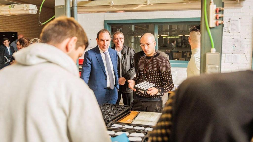 El conseller Ramon Espadaler durante su visita a Brians 1