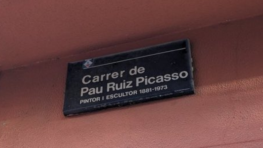 La crítica viral de Arturo Pérez-Reverte al nombre de una calle de Esplugues