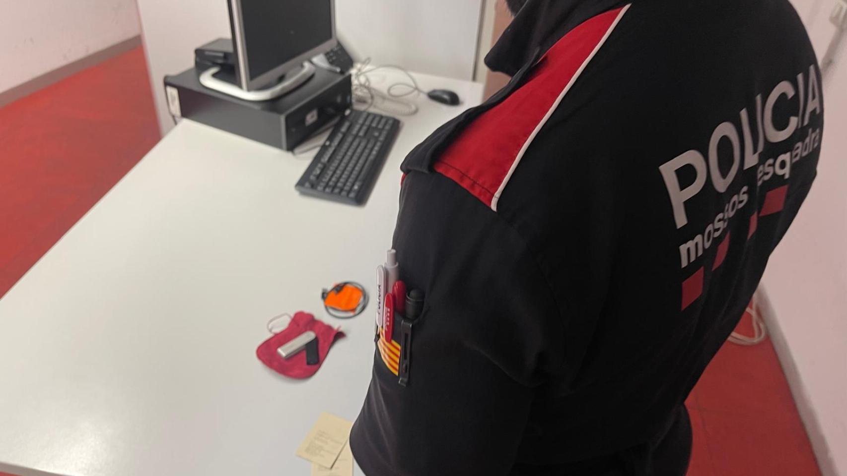 Los Mossos d'Esquadra detienen a una mujer en Barcelona por intentar estafar 600.000 euros en criptomonedas