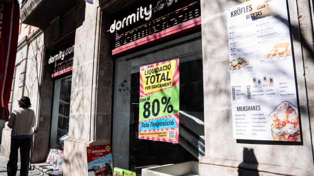 Dormity de la calle Diputació, actualmente en liquidación por cierre