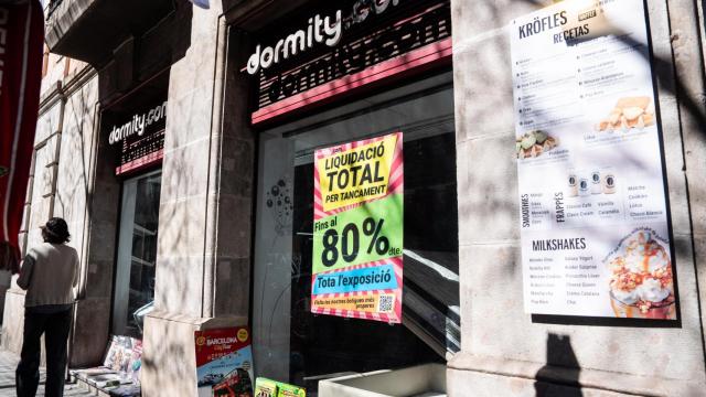 Dormity de la calle Diputació, actualmente en liquidación por cierre