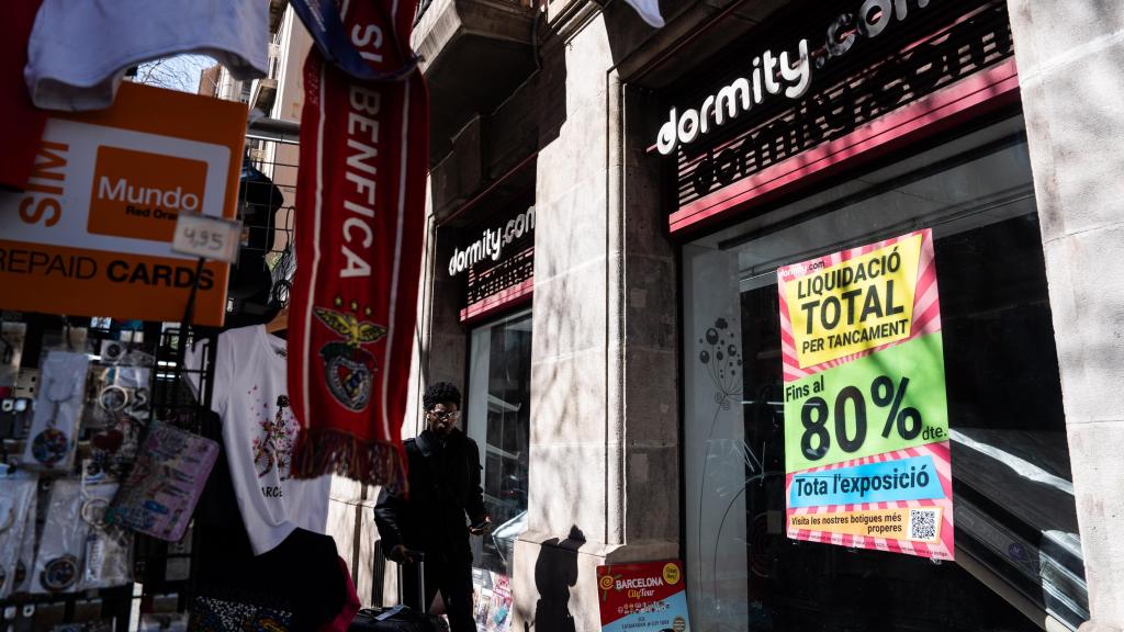 Dormity de la calle Diputació, actualmente en liquidación por cierre