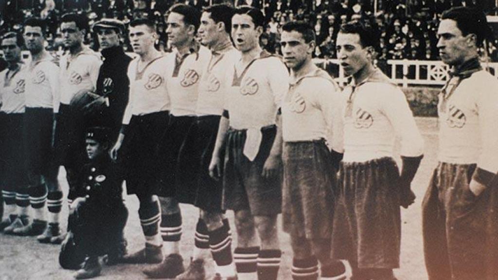 Los jugadores del CE Europa en la final de Copa del Rey de 1923