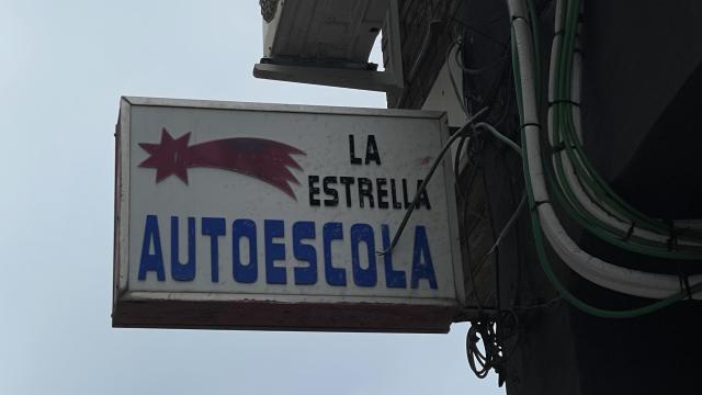 Autoescuela La estrella en L'Hospitalet de Llobregat