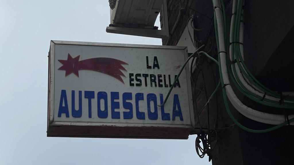 Autoescuela La estrella en L'Hospitalet de Llobregat