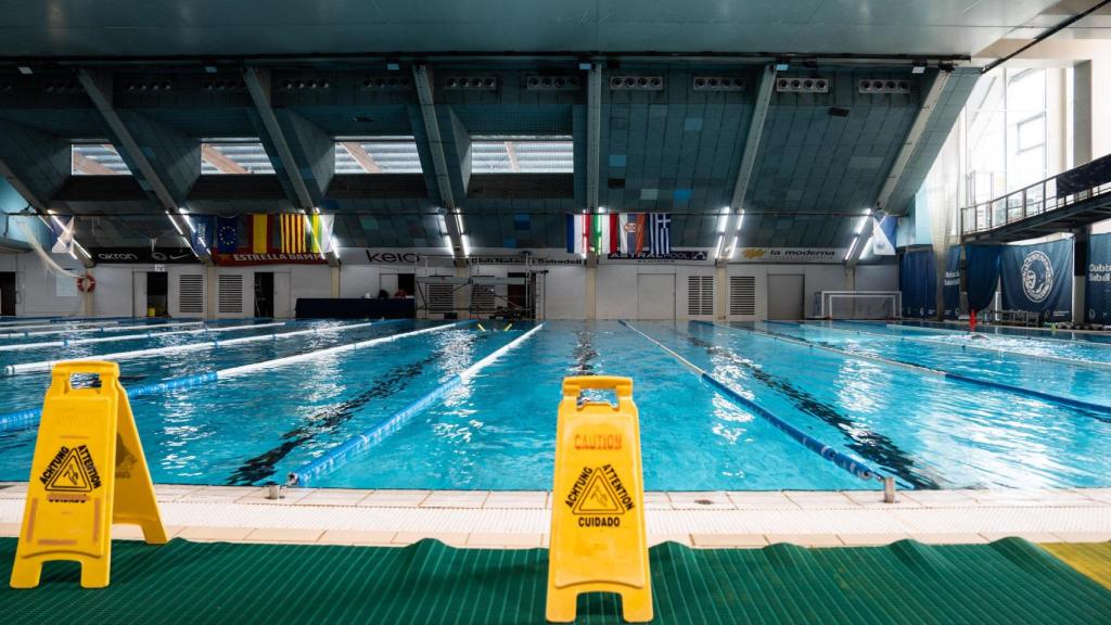 Piscines on entrena Paula Leitón