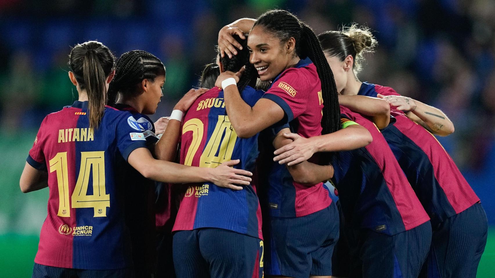 Las jugadoras del Barça Femenino celebran el gol de Esmee Brugts en la paliza contra el Wolfsburgo