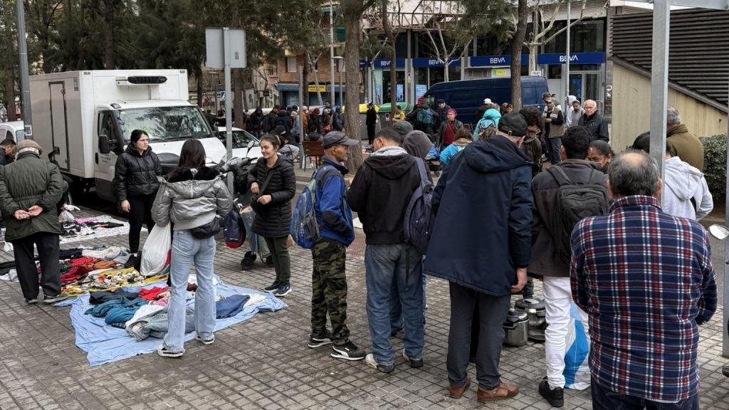 Puestos ambulantes del mercado de la miseria de Severo Ochoa en L’Hospitalet de Llobregat