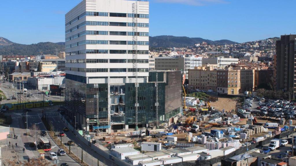Construcció del futur Vithas Barcelona a Esplugues de Llobregat