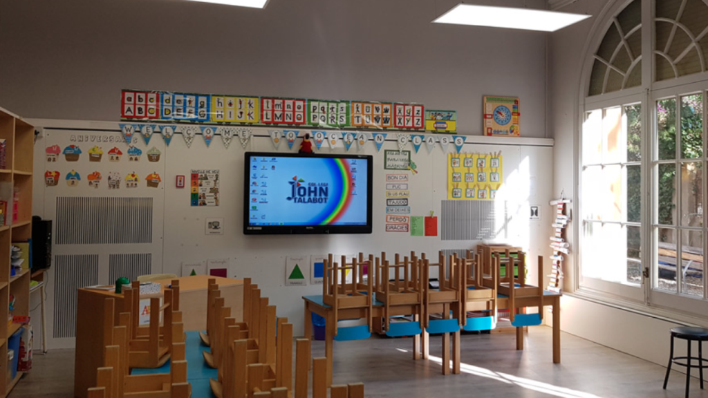Un aula del colegio John Talabot
