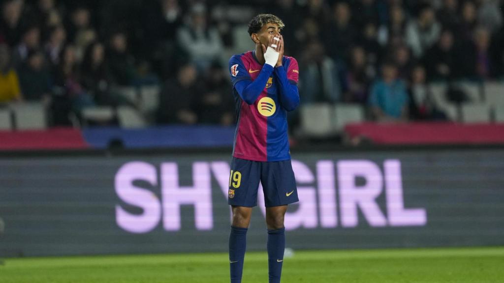 Fotogalería del Barça-Osasuna: Lamine Yamal, pensativo