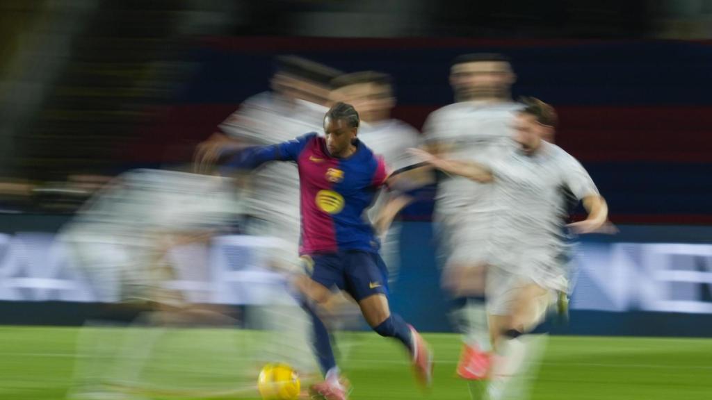 Fotogalería del Barça-Osasuna: Alejandro Balde, el rayo supersónico, a toda velocidad