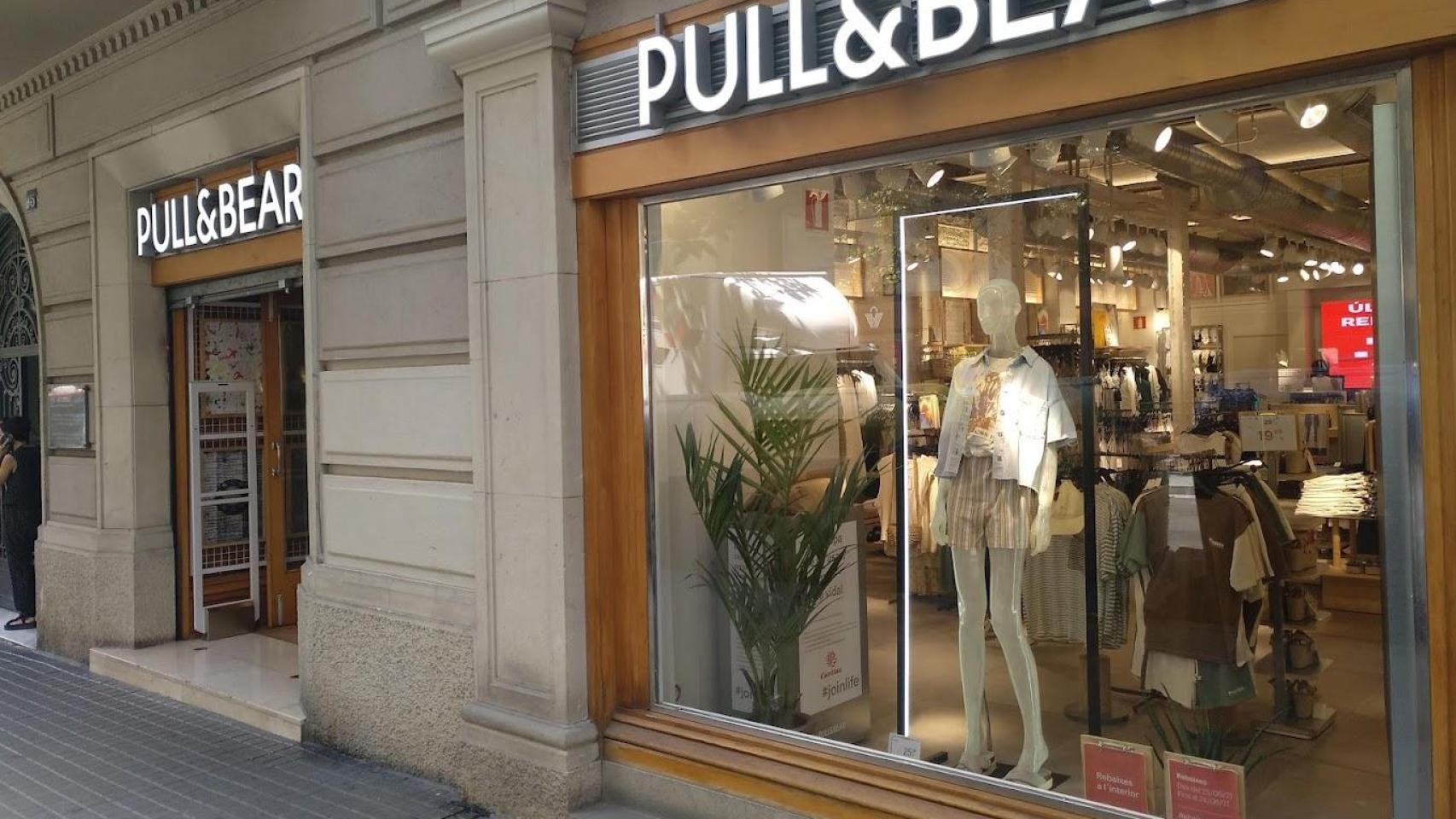 Tienda de Pull and Bear en Gran de Gràcia