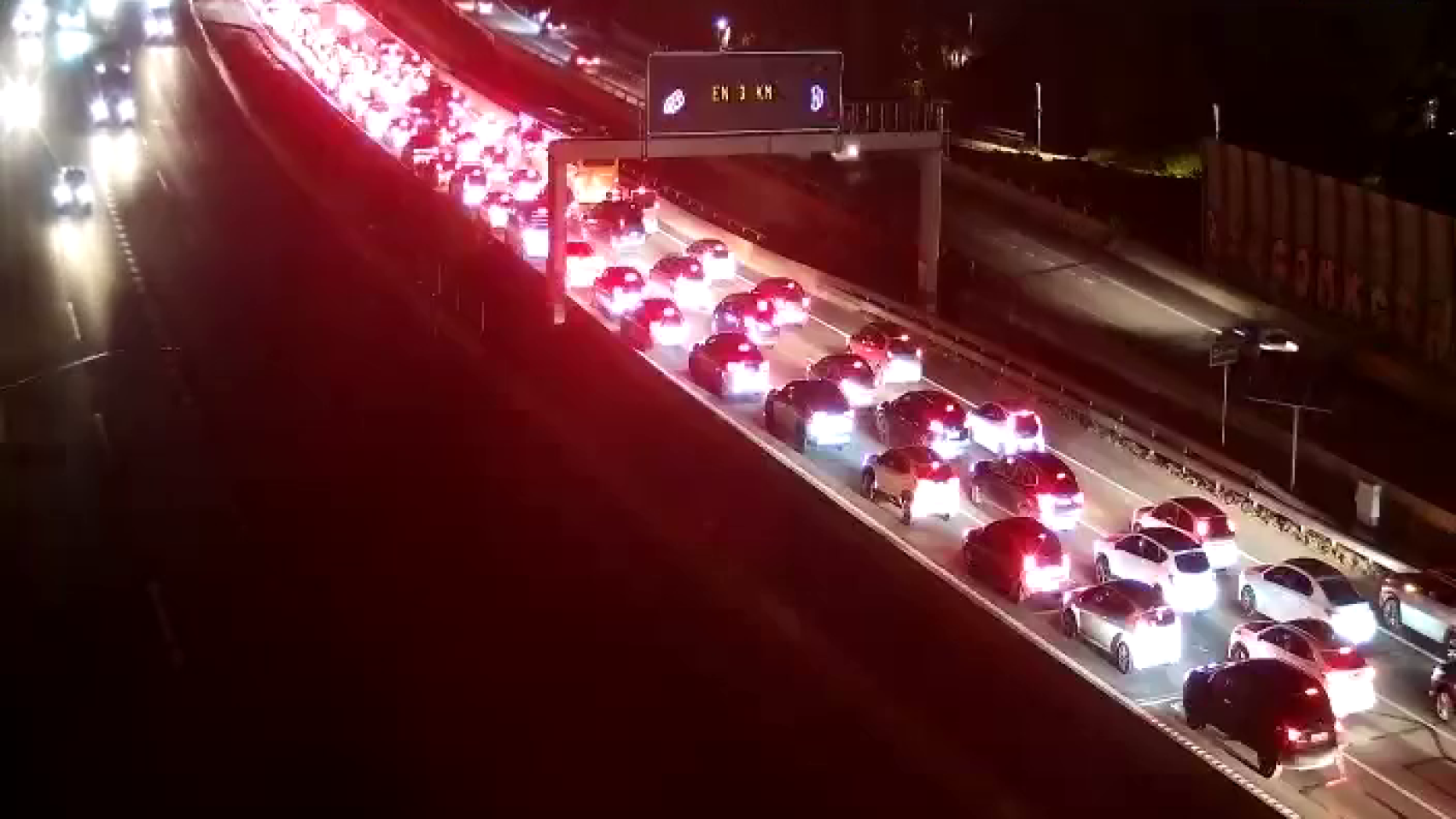 Cortados dos carriles de la C-58 en sentido norte en Sabadell tras un choque de cuatro coches