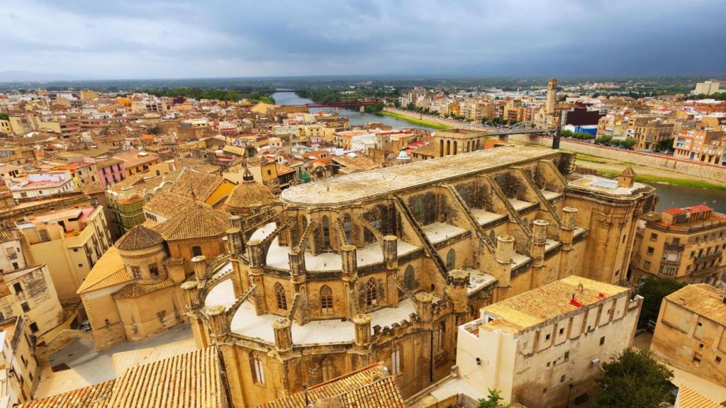 Tiene tres nombres y es uno de los municipios menos valorados de Cataluña, Tortosa