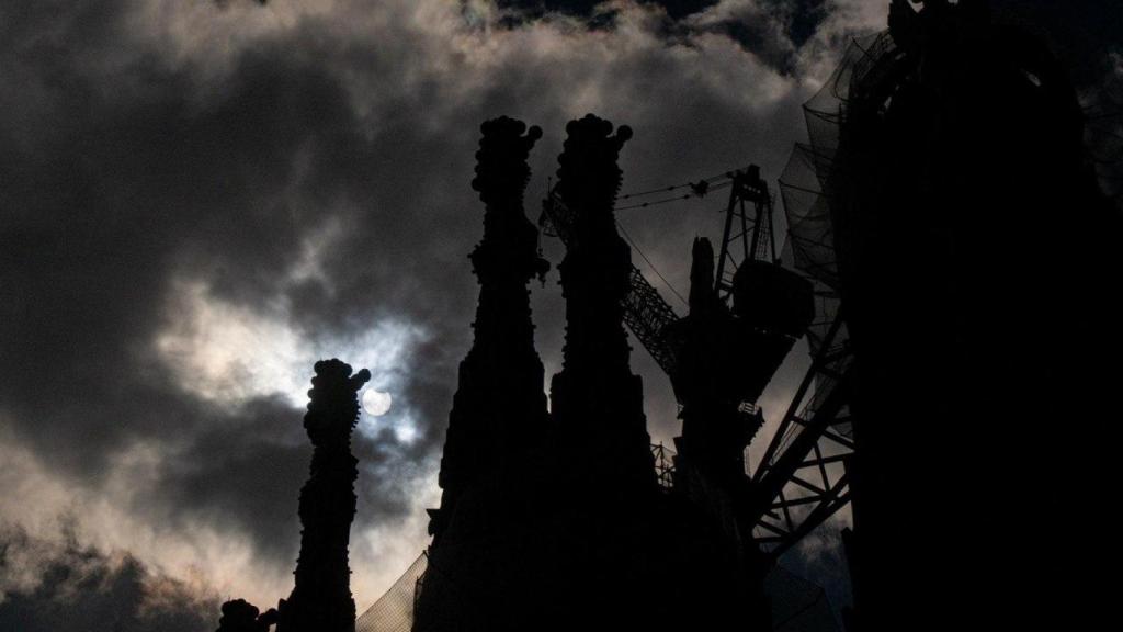 Eclipsi solar des de la Sagrada Família
